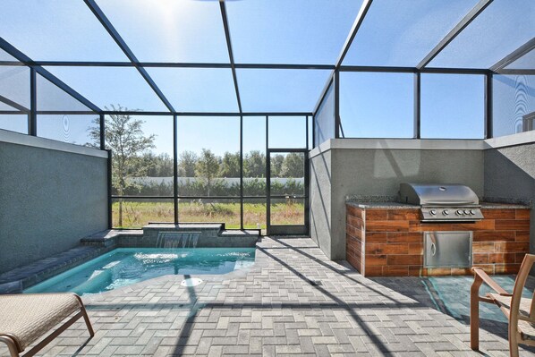 Pientalo, 4 makuuhuonetta | Sisäuima-allas | Ulkouima-allas