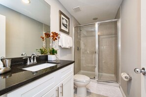 Pientalo, 4 makuuhuonetta | Kylpyhuone