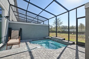 Pientalo, 4 makuuhuonetta | Sisäuima-allas | Ulkouima-allas