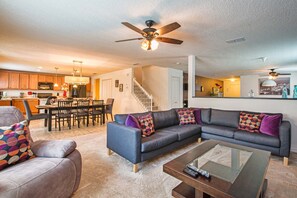 House, 6 Bedrooms | Living area | Flat-screen TV