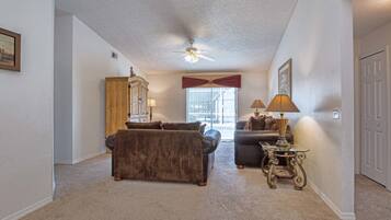 House, 3 Bedrooms | Living area | Flat-screen TV, DVD player