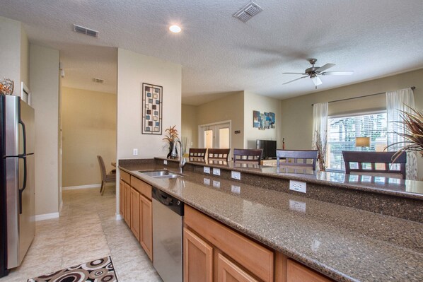 Townhome, 4 Bedrooms | Private kitchen