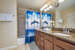 Stadtwohnung, 4 Schlafzimmer | Badezimmer