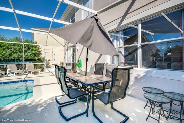 Villa, 5 slaapkamers | Binnenzwembad | Een buitenzwembad