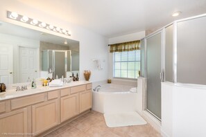 Villa, 5 slaapkamers | Badkamer