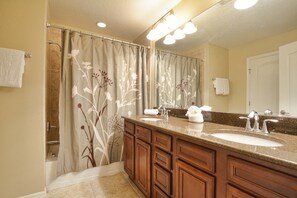 Townhome, 4 Bedrooms | Bathroom | Combined shower/bathtub, towels - Paradise Palms 8961 A (Kissimmee)