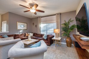 Townhome, 5 Bedrooms