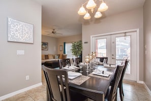 Townhome, 4 Bedrooms | In-room dining