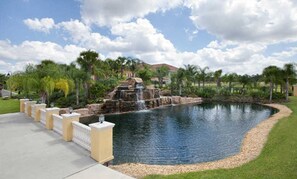 Hus - 6 sovrum | Naturpool | Utomhuspool