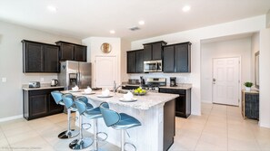Villa, 5 Bedrooms | Private kitchen - Solterra 5269 (Davenport)