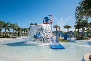 House, Multiple Beds | Children’s pool