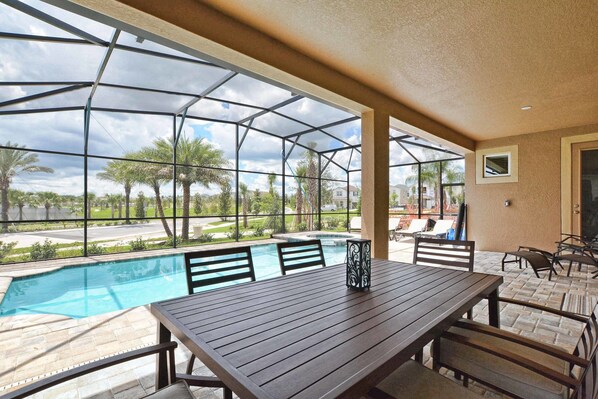 Huis, meerdere bedden | Binnenzwembad | Een buitenzwembad