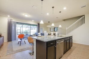 Townhome, 5 Bedrooms | Private kitchen