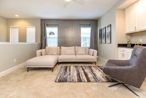 Villa, 5 Bedrooms | Living area