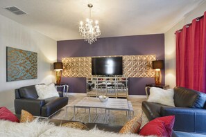 House, 6 Bedrooms | In-room dining