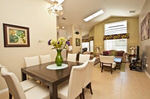 In-room dining - Solana Resort 250 (Davenport)