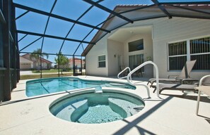 Indoor spa tub - Solana Resort 250 (Davenport)