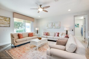 Villa, 5 Bedrooms | Living area | Smart TV