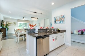 Villa, 5 Bedrooms | Private kitchen