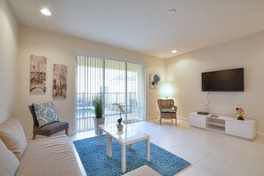 Townhome, 3 Bedrooms | Living area