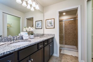Maison en rangée, 5 chambres | Salle de bain | Serviettes fournies