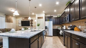 Townhome, 5 Bedrooms | Private kitchen - Solterra 4638 (Davenport)