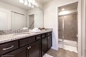 Casa de ciudad, 5 habitaciones | Baño