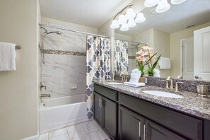 Townhome, 4 Bedrooms | Bathroom