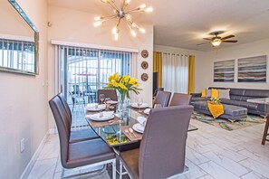 Townhome, 4 Bedrooms | In-room dining