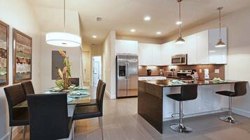 Townhome, 3 Bedrooms | In-room dining