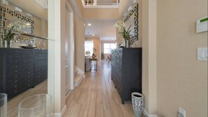 Villa, 6 Bedrooms | Interior