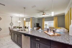 Townhome, 4 Bedrooms | Private kitchen