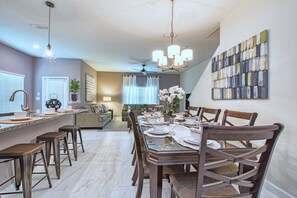 Casa de ciudad, 5 habitaciones | Servicio a la habitación
