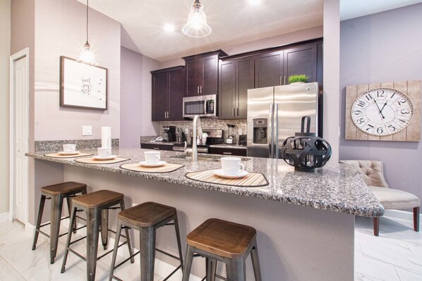 Townhome, 5 Bedrooms | Private kitchen
