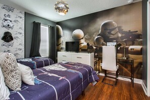 House, 6 Bedrooms
