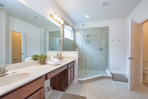 Ferienhaus, 6 Schlafzimmer | Badezimmer