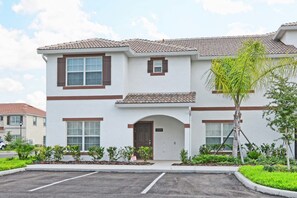 Townhome, 5 Bedrooms | Front of property