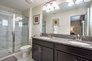 Ferienhaus, 6 Schlafzimmer | Badezimmer | Duschwanne, Handtücher
