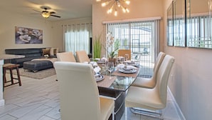 Townhome, 4 Bedrooms | In-room dining