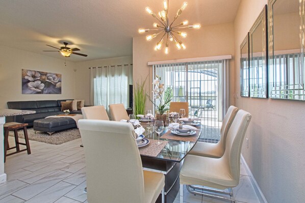 Townhome, 4 Bedrooms | In-room dining