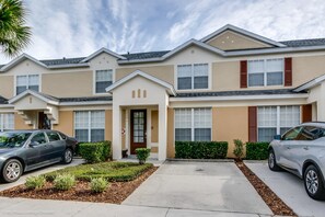 Townhome, 3 Bedrooms | Front of property