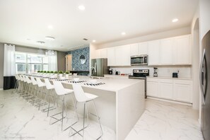 ヴィラ ベッド (複数台) | 内装