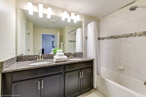 Townhome, 4 Bedrooms | Bathroom sink
