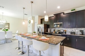 Casa geminada, 4 quartos | Cozinha privada