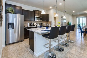 House, 6 Bedrooms | Private kitchen