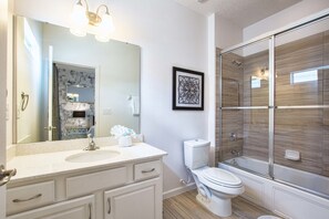 House, 6 Bedrooms | Bathroom