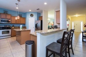 House, 5 Bedrooms | Private kitchen