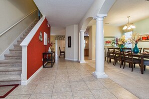 Maison, 5 chambres | Intérieur