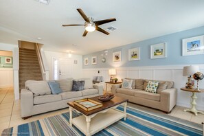 别墅, 4 间卧室 | 起居区 | 电视、桌上足球