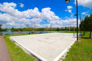 Maison mitoyenne, 3 chambres | Terrain de sport